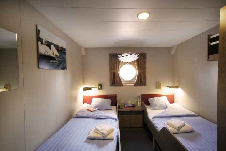 OCE_3_Monica-Salmang_RTD_Twin-Porthole cabin_Plancius