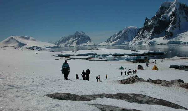 Hiking off the beaten track in Antarctica